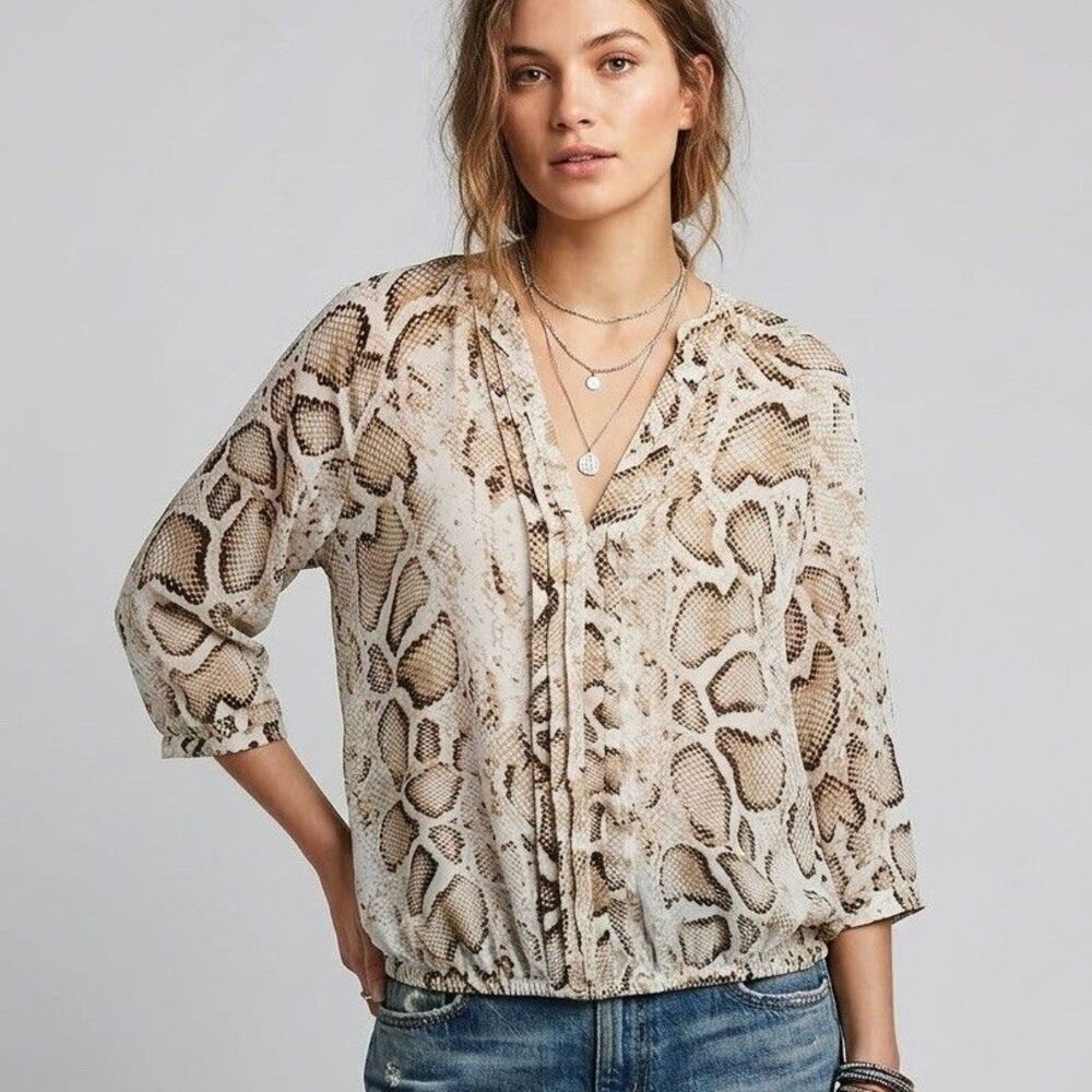 a.n.a Snakeskin Print Blouse Sz PS V‑Neck Ruffle Sheer Lightweight 3/4 Sleeve